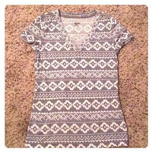 Patterned v-neck